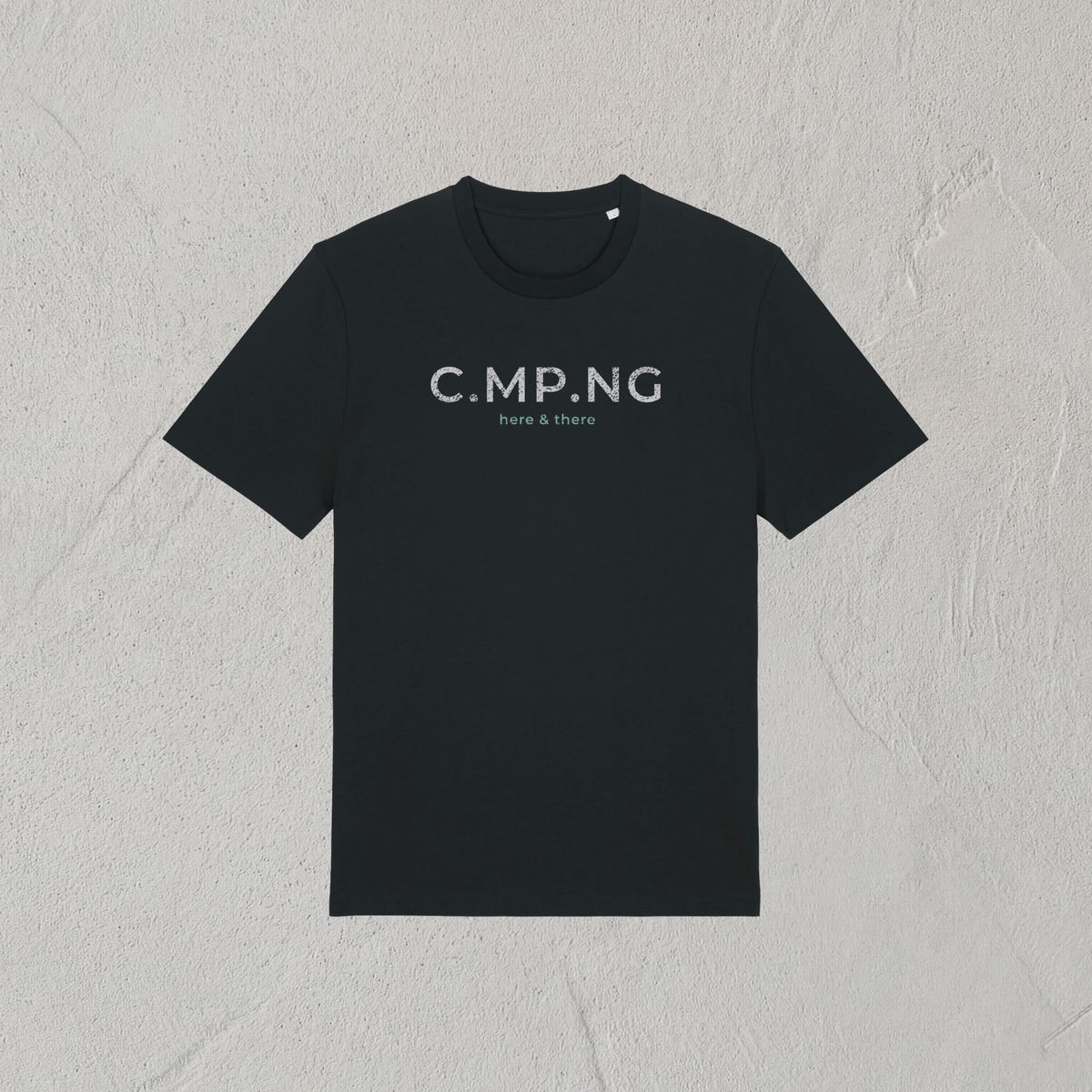 Produktfoto des C.MP.NG Camping Tshirts original black edition in der Farbe schwarz.